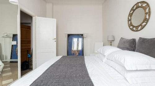 Plum Guide - The Elders image 22