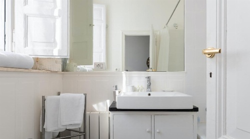 Plum Guide - The Elders image 23